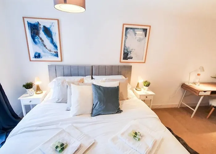 Lovely Flat In Kiln Close With Free Parking