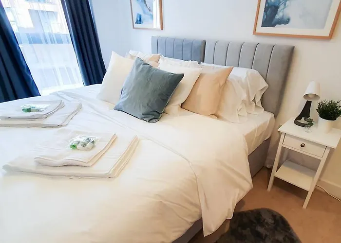Lovely Flat In Kiln Close With Free Parking