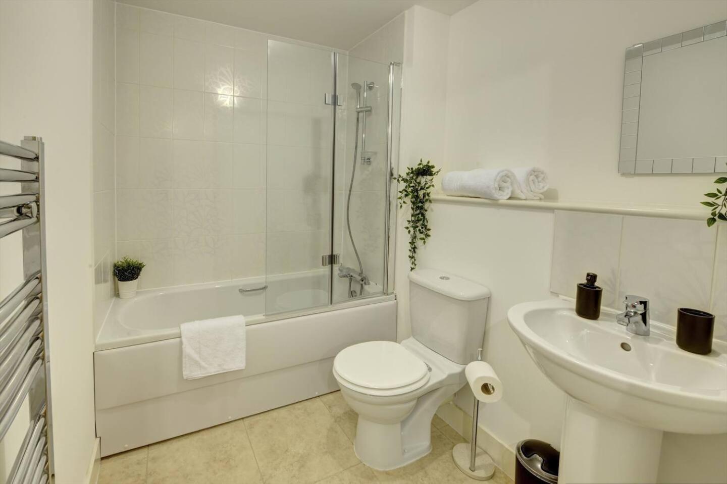 Lovely Flat In Kiln Close With Free Parking Apartment